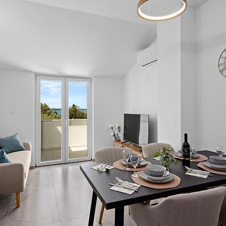 Apartment Nenad - Amazing Sea View ! Only 500 Meters From The Beach ! Fažana Kültér fotó