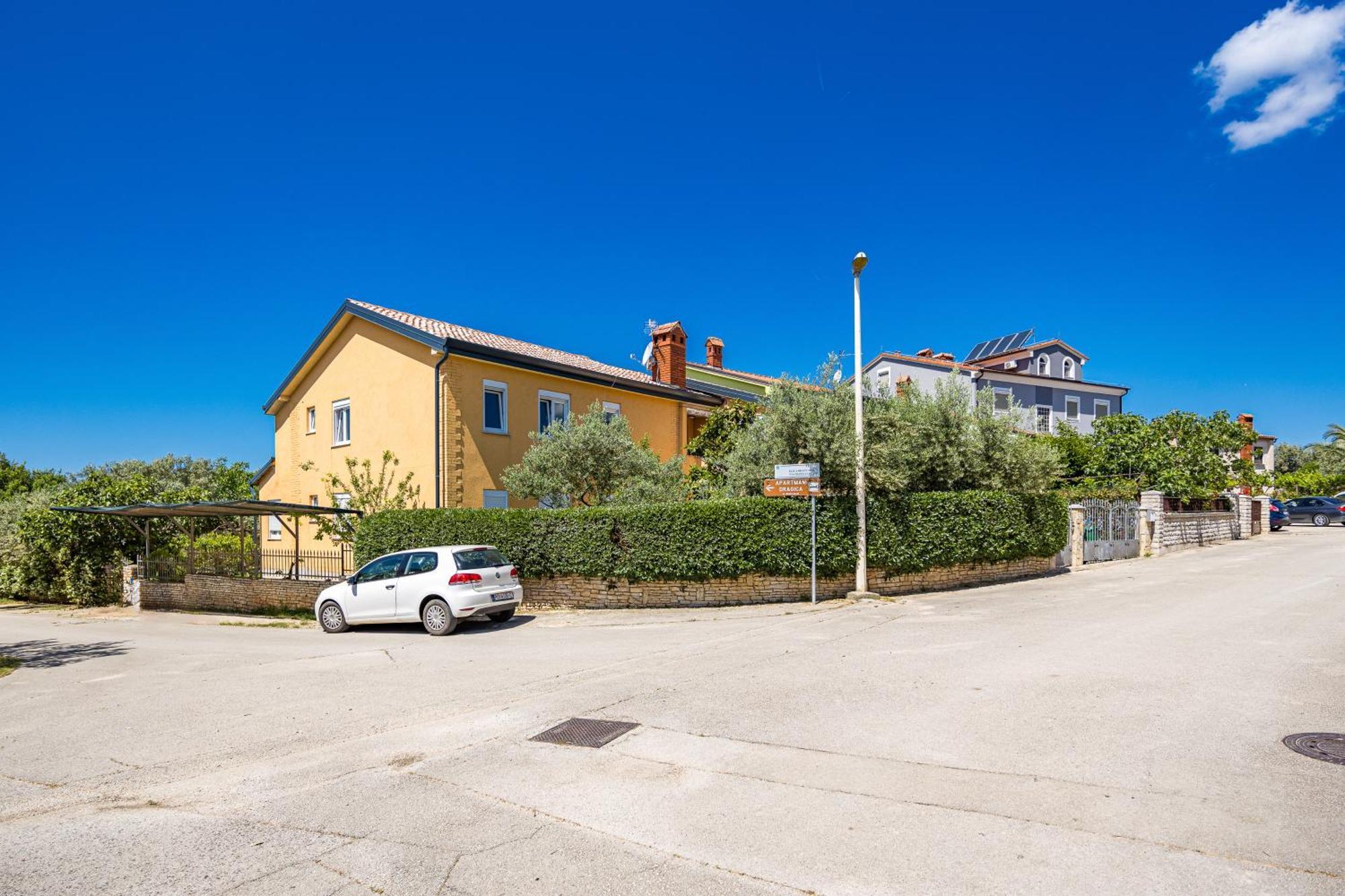 Apartment Nenad - Amazing Sea View ! Only 500 Meters From The Beach ! Fažana Kültér fotó